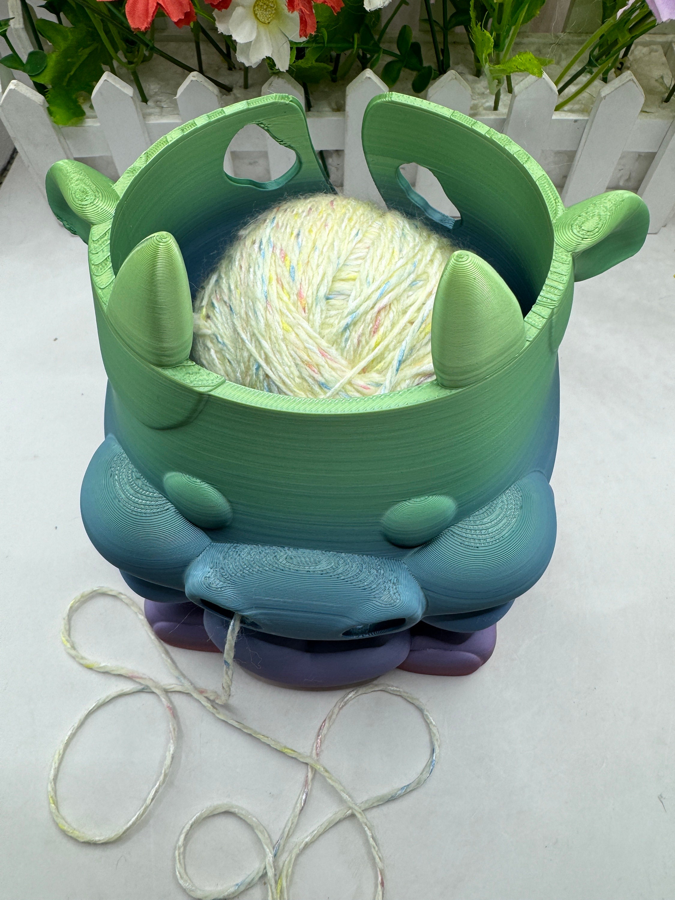 Aazon.co: Weerihhol Crazy Cow Yarn Bowl Holder for Crocheting and