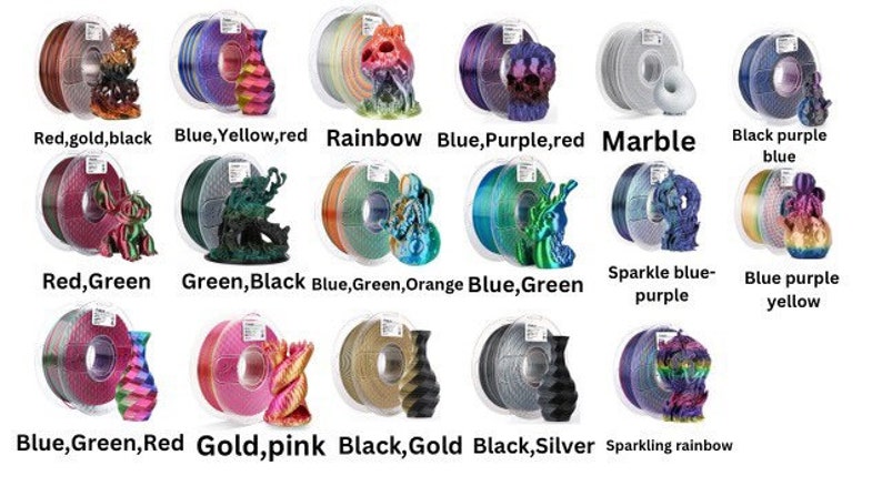 Peut inclure: Plusieurs bobines de filament pour imprimante 3D aux couleurs vari&eacute;es, chacune accompagn&eacute;e d'un objet d&eacute;coratif imprim&eacute; en 3D. Les couleurs incluent le rouge, l'or, le noir, le bleu, le jaune, l'arc-en-ciel, le violet, le marbre, le vert, l'orange et l'argent. Des &eacute;tiquettes textuelles identifient les combinaisons de couleurs.