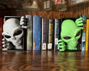 Alien BookNook - Large Book Nook | 3D Printed | Book Shelf Decor - Book End Decor - Fantasy Decor - SyFy Decor
