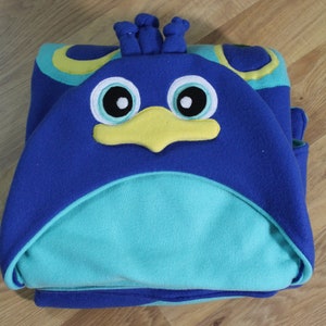 Hooded Peacock Blanket made of double layered fleece