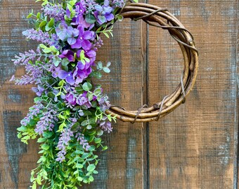 Corona de vid, hortensia morada, corona asimétrica de un solo lado, vegetación perenne, decoración para la puerta principal, regalos de inauguración de la casa, bruja verde