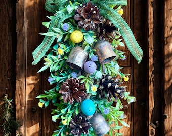 Campanas de bruja de Ostara, adornos de primavera para puertas, campanillas de hojalata, piñas, mariposas, huevos, renacimiento y renovación, protección del hogar, decoración pagana, eterna