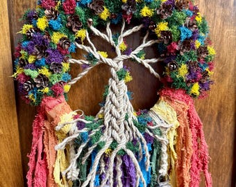 Campanas de bruja del Árbol de la Vida, 23 cm, Corona de musgo, Árbol de los Sueños Arcoíris, Decoración del Orgullo, Regalo de inauguración, Protección para el hogar y la puerta, Hecho a pedido