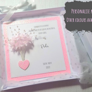 Carte de naissance personnalisée faite main, carte de bébé fille dans un coffret, carte de bébé garçon, carte de félicitations aux nouveaux parents, carte de prénom, carte de coffret