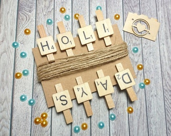 HOLIDAYS Peg Bunting, Pegs with Wooden Letter Tiles, Wooden Photo Peg, Card Holder Display, Photo Banner, Photo Bunting, Wall Decoration