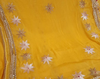 Dupatta ATHARVA/Bordado a mano/Boda india/Amarillo/Borde con trabajo Gota Patti/Chinnon de gasa/Personalización de tela/Chal/Pañuelo/DUP20