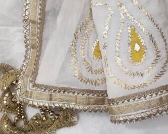 Dupatta Chunni de boda india bordada a mano de ATHARVA, gasa beige, trabajo Gota por todas partes, hilo Majenta, borlas, estola, envoltura, pareo, chal, DU25B