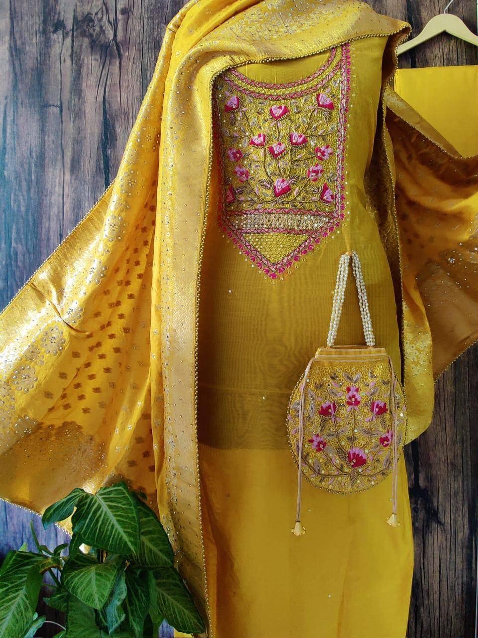 ATHARVA 手刺繍サルワール カミーズ/刺繍ネック イエロー/バナルシ