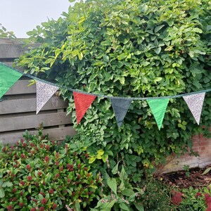 Duurzame slinger voor feest of verjaardag van 2ehands stof en reststof, 3 meter of langer afbeelding 6