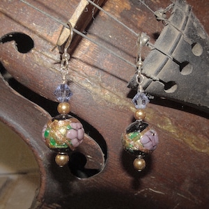 Hand-crafted artisanal Murano earrings with noir lampwork