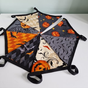 Halloween Bunting - Pumpkins & Bats design | Halloween decorations for the home