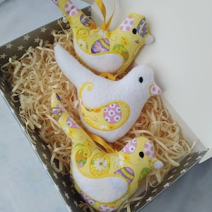 Easter decor textile bird ornaments - Stuffed fabric bird - Bird wall hanging -  Hanger tilda birds - Easter gift ideas  -  Set of 3 birds