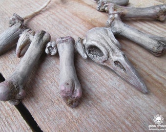Realistic bone necklace with raven skull and blood splatter, Witch choker, Shaman cosplay, Fangs and teeth pendant for orc LARP and cosplay