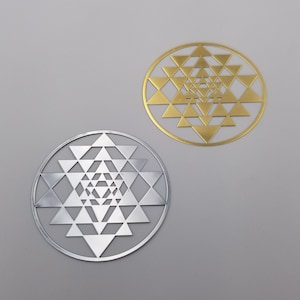 18) Pegatina de metal de orgonita Sri Yantra Geometría Sagrada Símbolos de metal Pegatina de metal de orgonita Sri Yantra Pirámide