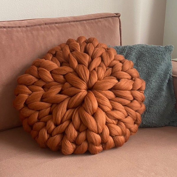 Chunky Knit Round Pillow - 30 cm Giant Knit Throw - Super Soft Merino Wool Cushion - Gift for her