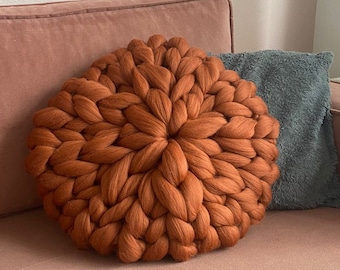 Chunky Knit Round Pillow - 30 cm Giant Knit Throw - Super Soft Merino Wool Cushion - Gift for her