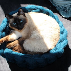Cat Bed/Animal Bed Merino Wool Chunky Knit Pet Basket Dark Petrol
