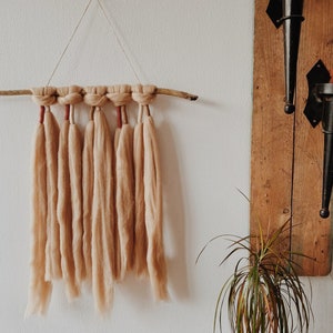 Tassel Macrame Tapestry - Bohemian Wool Wallhanging - Chunky Yarn Wallhanger