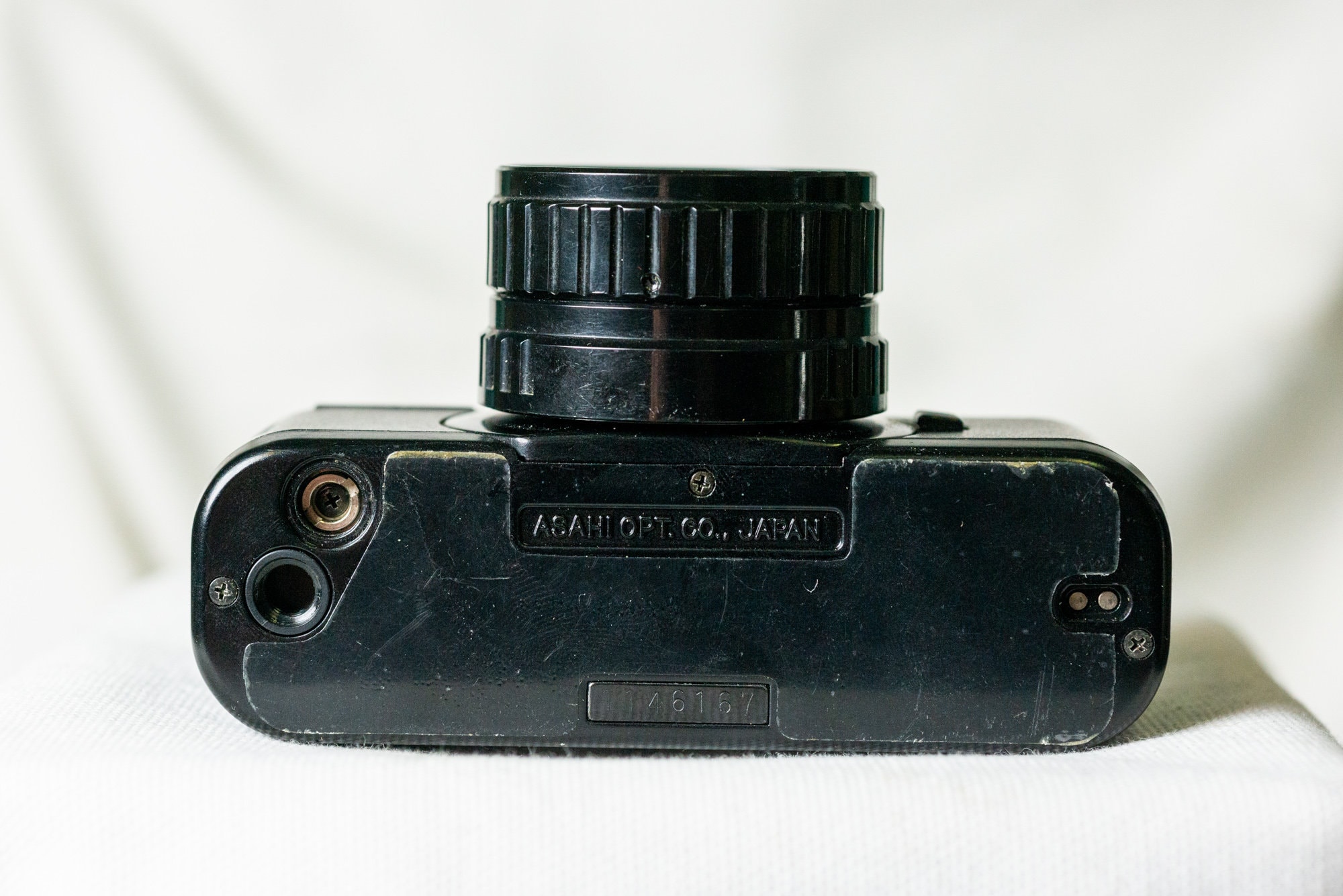Pentax K1000 film camera with 50mm f2 SMC-A lens - Case, Flash, & Macro