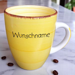 Kaffeebecher Tasse Kaffeetasse Kaffeepott Becher Bunt Gelb personalisierbar mit Wunschname Name Namen Keramik Geschirr personalisiert