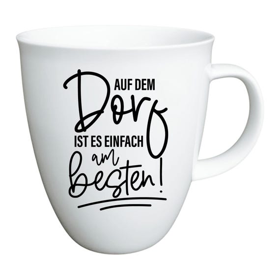 Kaffeebecher 400ml - Auf dem Dorf ist es am Besten - Hochwertiges Porzellan - Handgefertigt & Spülmaschinenfest eingebrannt