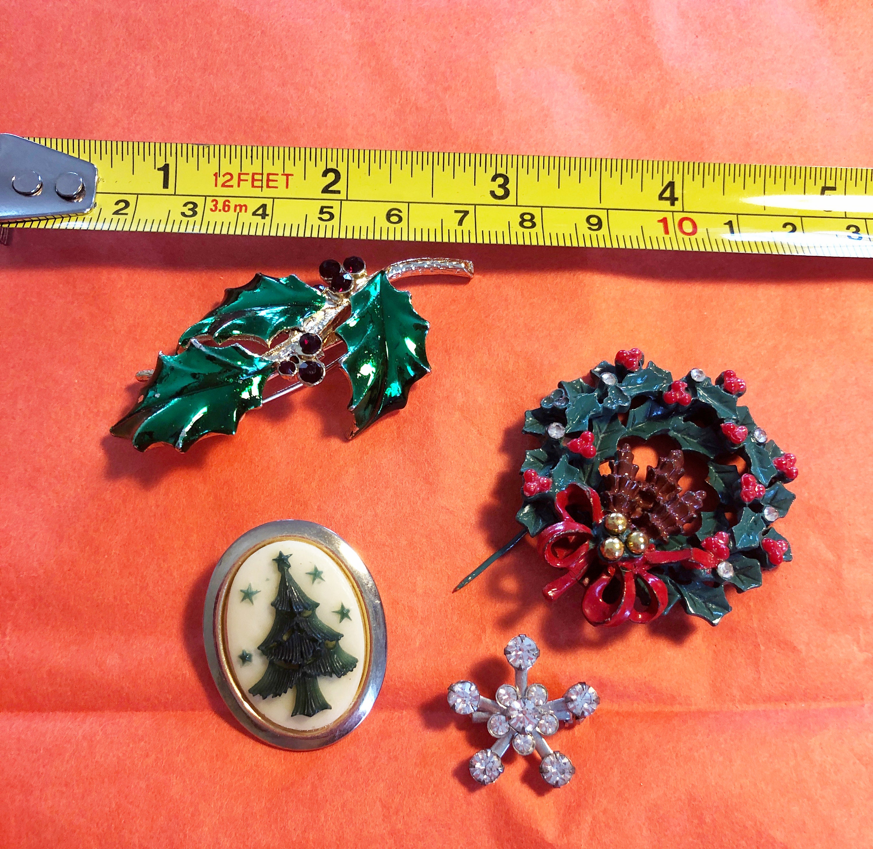 Vintage Christmas Pins Set of 4 Etsy UK