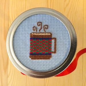 Cross-stitch lid with mason jar - Hot Cocoa Mug