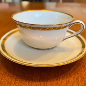 Hutschenreuther Hohenberg Bayern Porcelain and Gold Trim Demitasse and Saucer Set