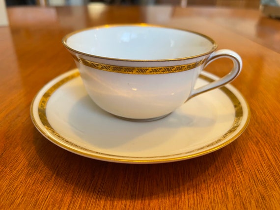Hutschenreuther Hohenberg Bayern Porzellan und Goldrand Mokkatasse und Untertasse Set