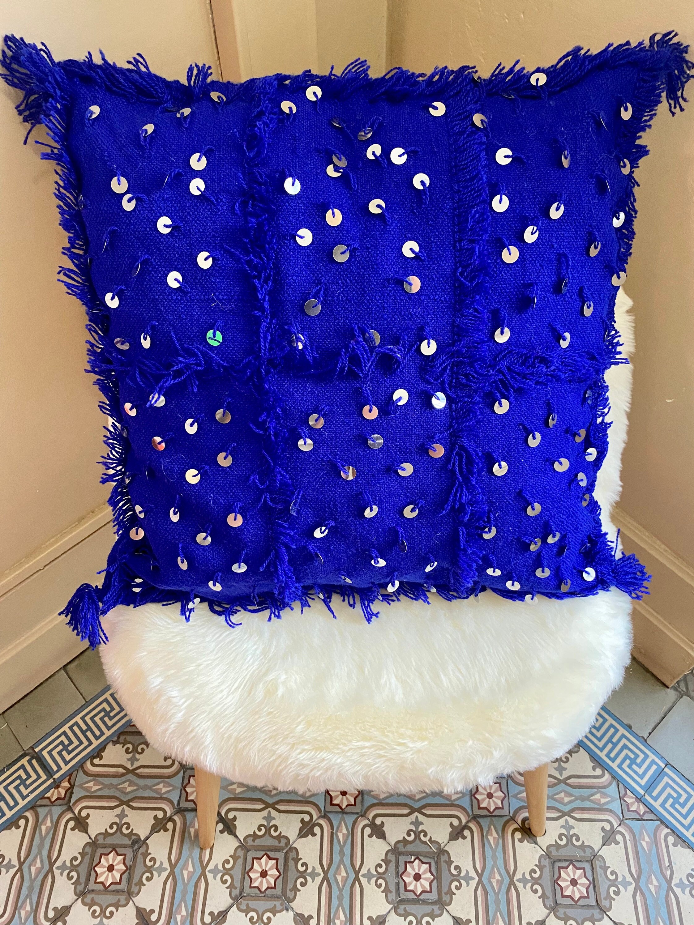 Coussins Berbère et Sequin Bleu Vendu Garni