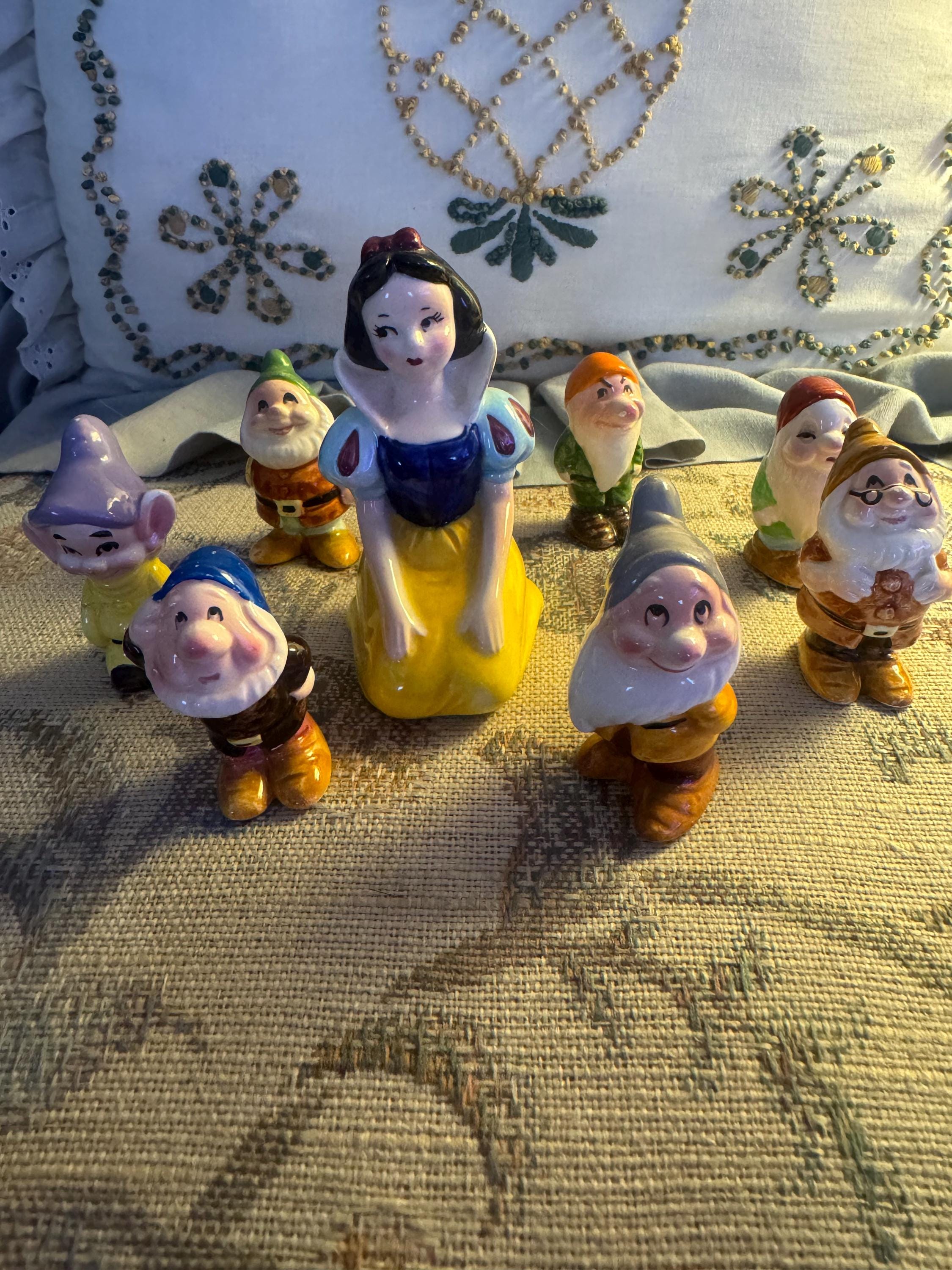 Snow white seven dwarfs porcelain figurines - Etsy 日本