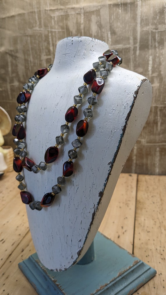 Mid Century Molded Red and Gray Glass Bead Neckla… - image 3