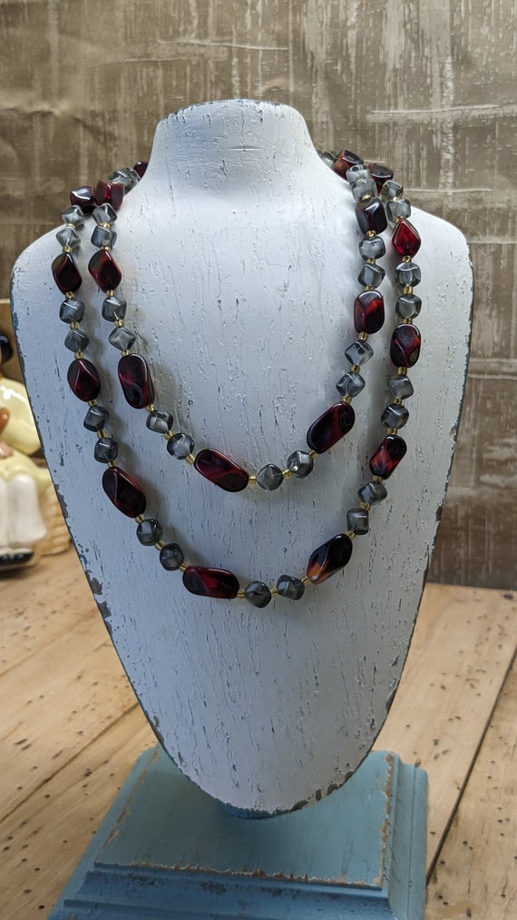 Mid Century Molded Red and Gray Glass Bead Neckla… - image 9