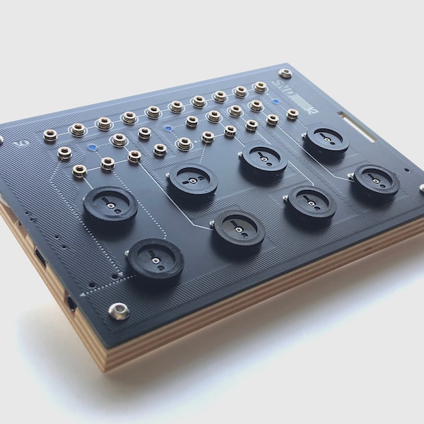 SNIDxs Patchable Pocket Synth