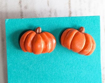 Pumpkin stud earrings