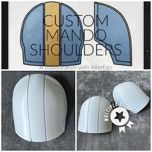 Puede incluir: Dos piezas de armadura de hombro de Mandaloriano de plástico blanco. La armadura está diseñada con líneas elevadas y una forma redondeada. El texto "MULTIPLE SIZES" es visible en una de las piezas.