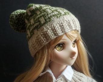 Green White Knit Doll Hat, Basketweave Pattern, BJD Handknit Hat, Doll Hat with Pompom, Winter, Hand Knit Hat for BJD Doll 1/3 Scale Size