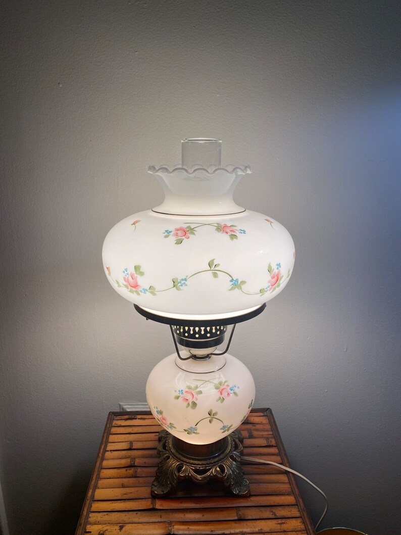Vintage GWTW parlour lamp