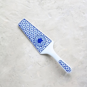 Blue White Chinoiserie Ceramic Cake Server, Lotus Basketweave Transferware Vintage Utensil B3