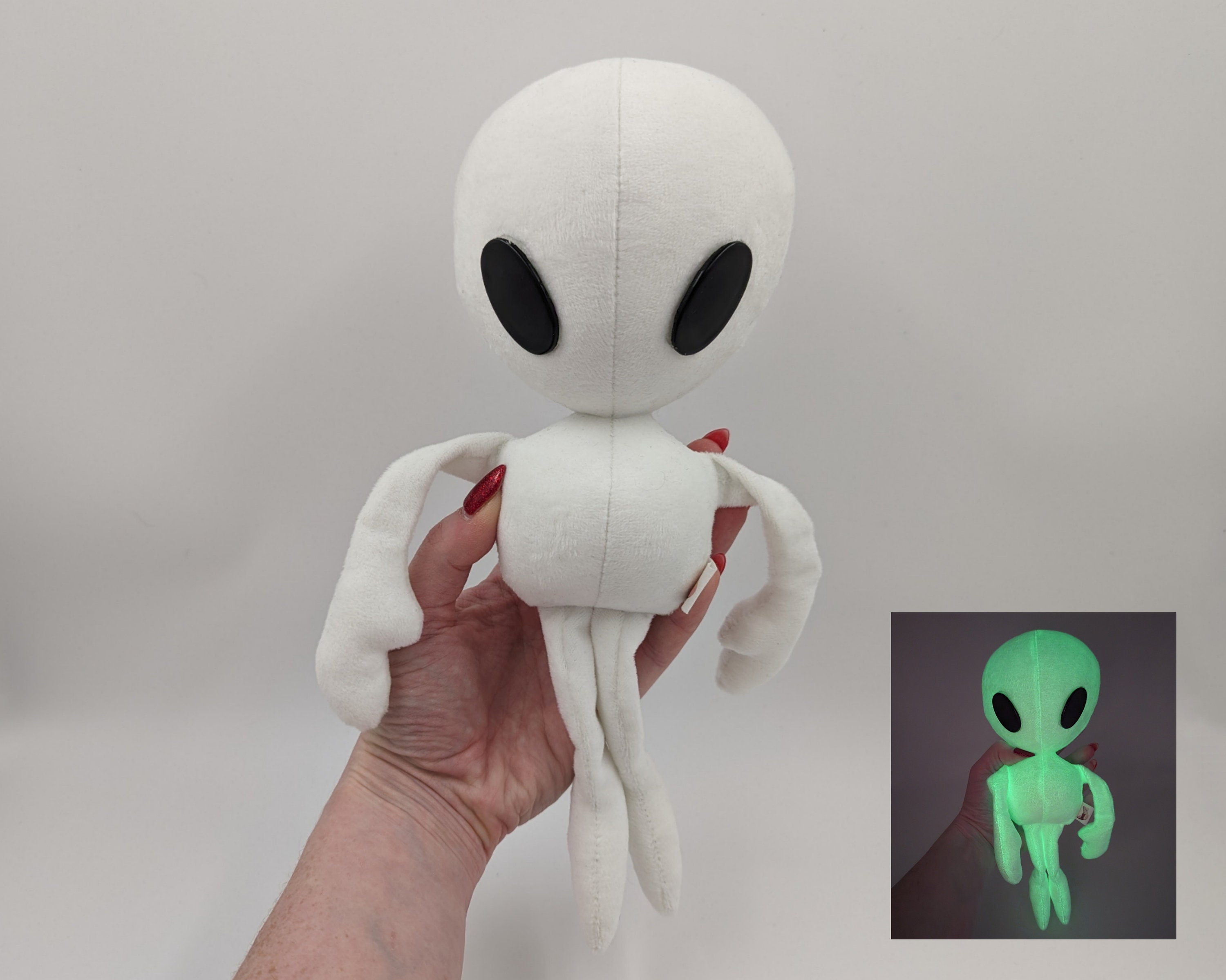 E.T. l'extraterrestre - Peluche 25 cm avec son et lumière