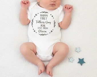 Première veste personnalisée pour bébé pour la fête des pères | Souvenir papa et moi | Cadeau nouveau-né | Cadeau nouveau papa | Gilet Milestone pour bébé