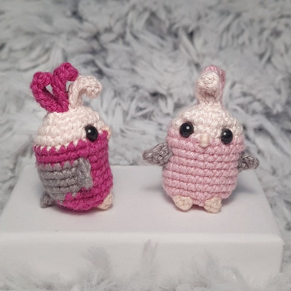 Pink cockatoo - Galah Parrot, tiny crochet keychain, car charm, bag charm, tiny bird crochet, cute amigurumi, kawaii bookmark