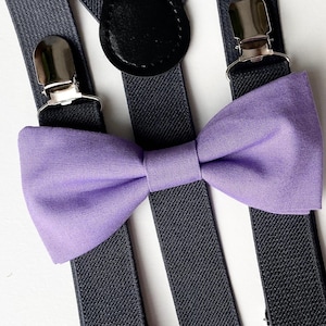Lavender purple bow tie , lavender bow tie and suspenders, baby boy bow tie in lavender, light purple bow ties for men, dark gray suspenders