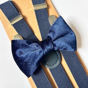 Navy Samt Fliege - Navy Hosenträger Alle Größen Dunkelblau Hochzeit Groomsmen Outfit Urlaub Jungen Fliege und Hosenträger Set