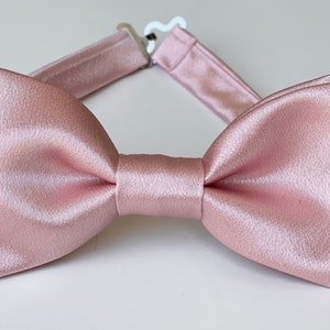 Dusty pink silk bow tie, Dusty Rose bow tie, Mens bow tie, Pale dusty rose wedding bow tie, Groomsmen  bow tie, Kids bow tie, Dusty rose tie