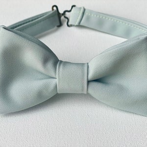 Pale sage bow tie - pale dusty green bow tie-all sizes- wedding sage groomsmen bow tie- ring bearer bow tie - boys bowties