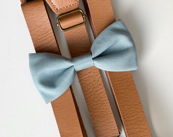 Bowtie &Suspenders Set, slate blue bow tie, dusty blue bow tie, brown leather suspenders, bow ties for men, slate blue wedding bow ties