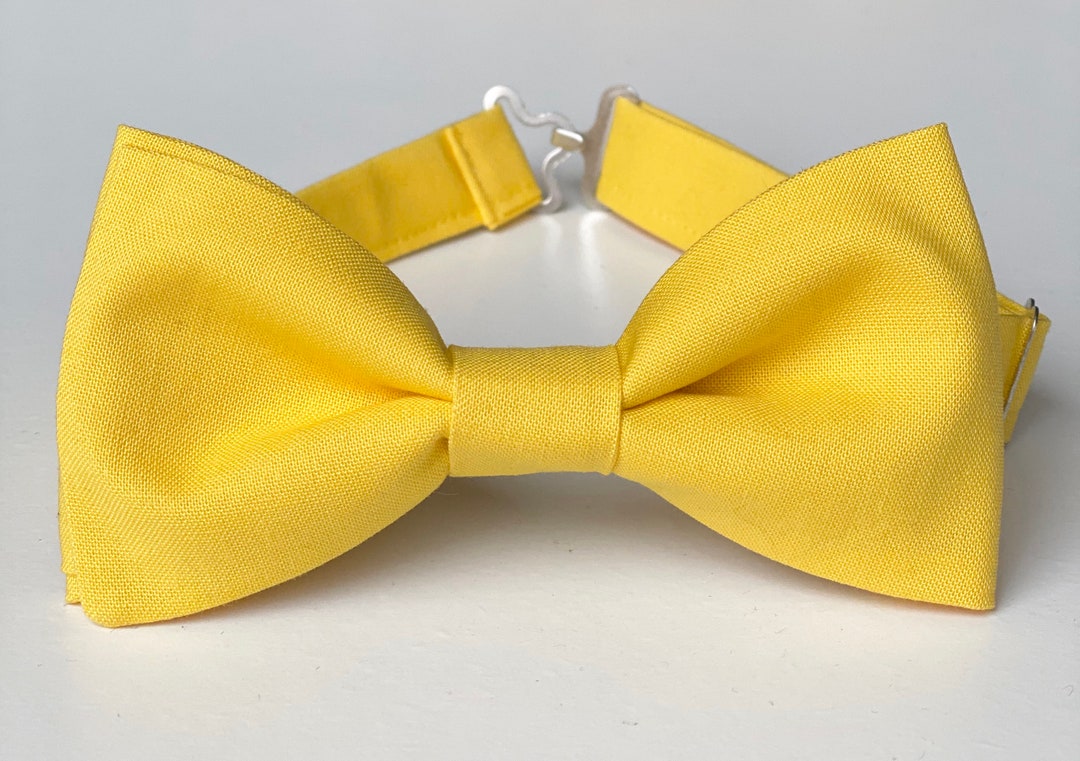 Sunflower yellow bow tie, Mens bow tie, wedding bow tie, adjustable