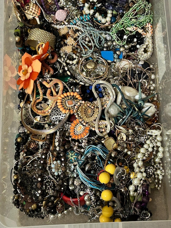 Vintage Costume Jewellery Mystery Box – 500g+ Crafting Grab Bag, Upcycling Supplies