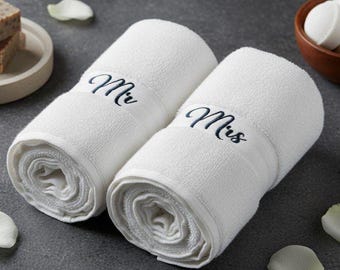Embroidered Mr and Mrs Towel Set | Personalized Wedding Gift